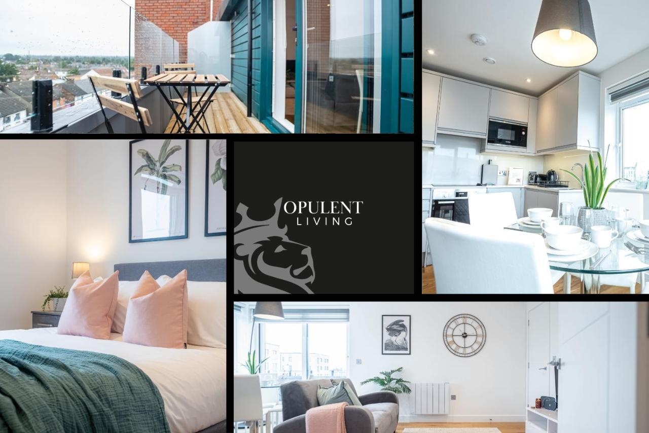Luxe & Stylish 1 & 2 Bed Flats Near Heathrow, Legoland, & Windsor Slough Exterior photo